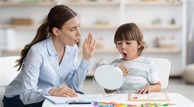 Jak doskonalić mowę u dziecka? Mogą w tym pomóc specjalne narzędzia informatyczne