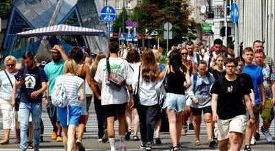 Coraz więcej cudzoziemców pracuje w Polsce. W ciągu roku przybyło ponad 50 tys.