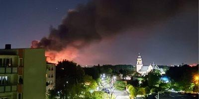 Wielki pożar w Bytomiu. Ludzi budziły eksplozje autobusów