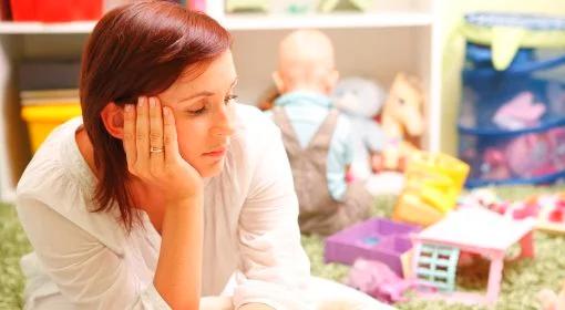 Dziecko, emocje, stereotypy – jak Polki odnajdują się w roli mamy?