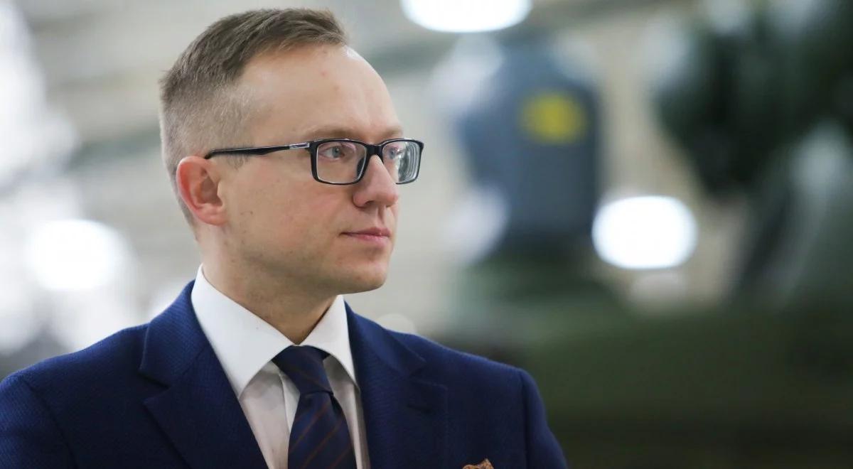 Soboń: od poniedziałku przywracamy funkcje niezbędne dla działania państwa