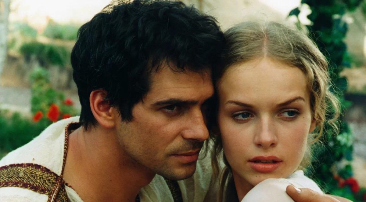 Dziecinne, bezradne, angelizowane. Aleksandra Korczak o bohaterkach lektur szkolnych