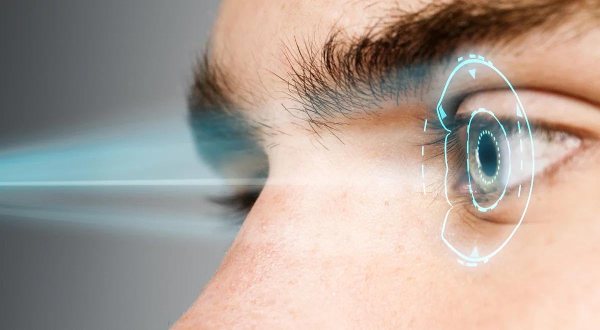 Co skanuje skaner oka – siatkówkę czy tęczówkę?