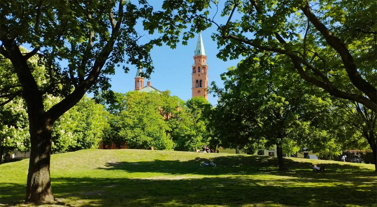 Skrywająca wiele tajemnic część Warszawy - reportaż Antoniego Rokickiego "Mój Muranów"