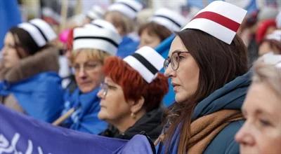 Protest w Warszawie. Do pielęgniarek wyszła ministra