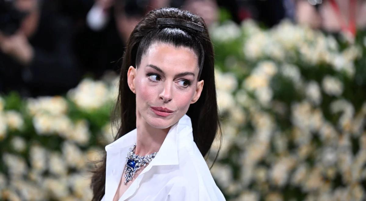 Anne Hathaway, Dakota Johnson i Josh Hartnett w ekranizacji thrillera "Verity. Coraz większy mrok" 