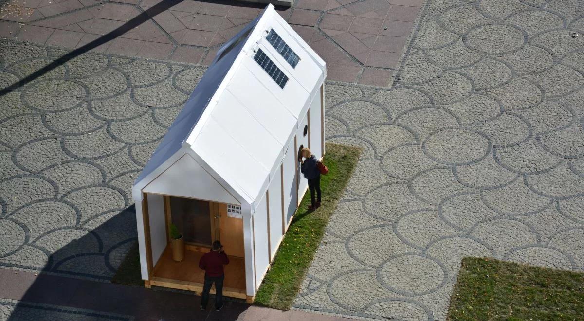 Papierowe domy rozwiązaniem dla bezdomnych?