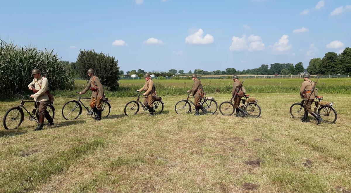 Codzienność członków grup rekonstrukcji historycznych. Reportaż [POSŁUCHAJ]