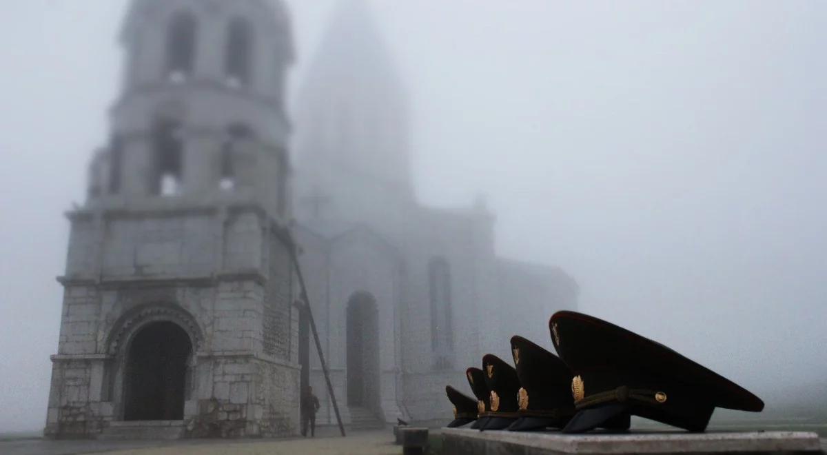 Z Baku, przez Armenię do Karabachu