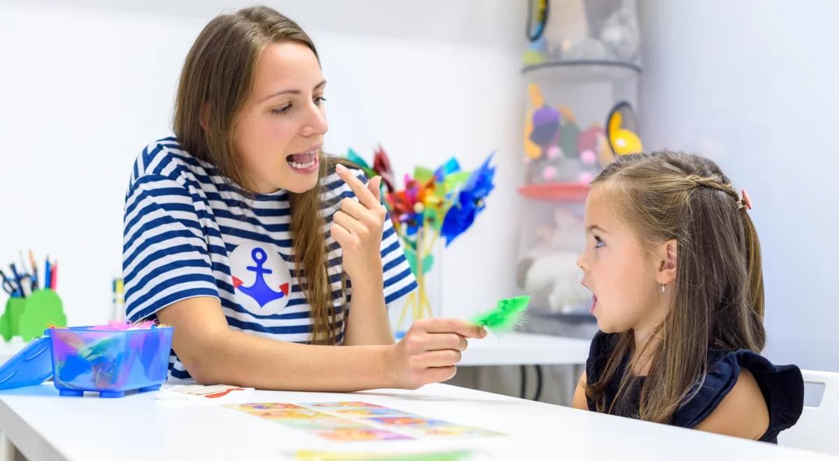 Jąkanie i zaburzenia płynności mowy. Jak sobie z nimi radzić?