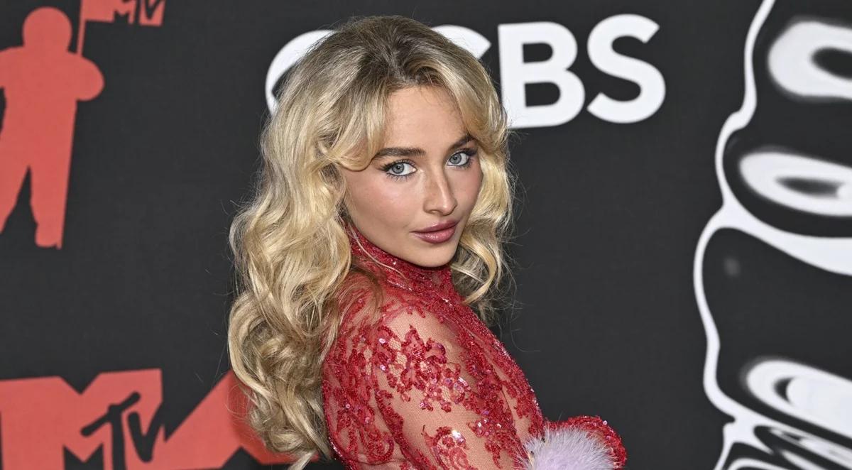 Sabrina Carpenter na dużym ekranie. Artystka gwiazdą "Alicji w Krainie Czarów"