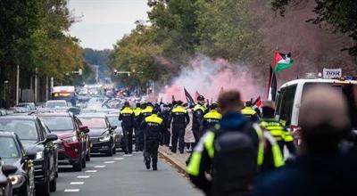 Holandia: propalestyńscy demonstranci obrzucili funkcjonariuszy petardami. Musiały interweniować oddziały prewencji