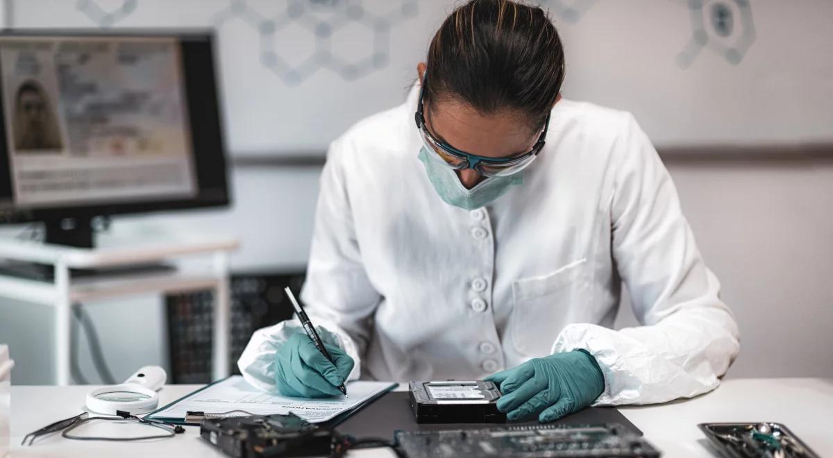 Nowoczesne oprogramowanie dla studentów kryminalistyki. Jakie umiejętności doskonali?