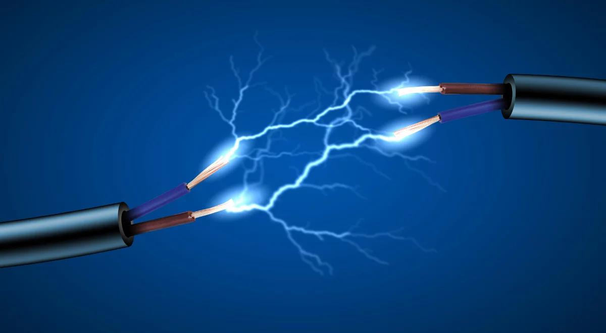 Dlaczego przewody elektryczne składają się z wielu drucików?