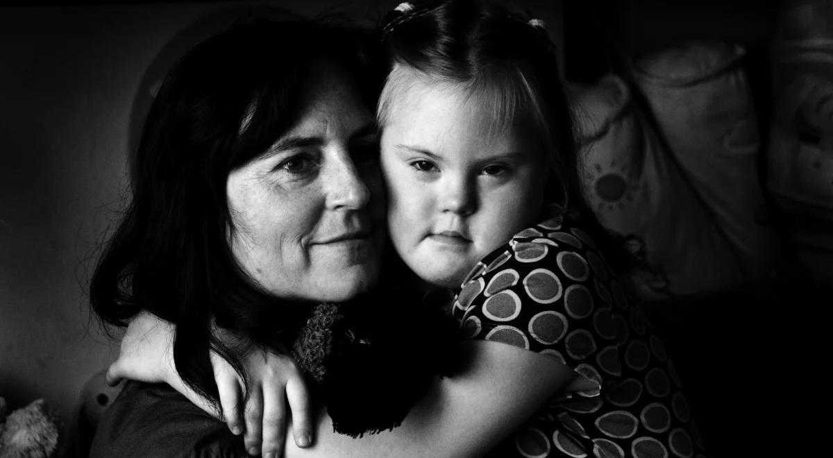 "Matki" - wystawa fotografii z potrzeby serca