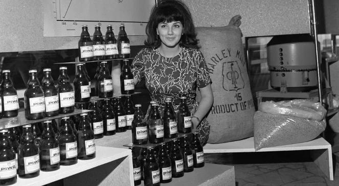 Alkohol w PRL? Oby z dala od pawiana 
