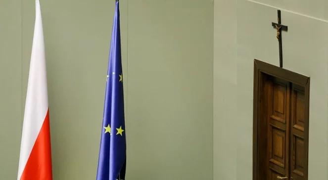 Spór wokół krzyża wiszącego w sali sejmowej