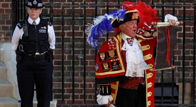 Dziecko Kate i Williama już łamie konwencje: e-mail z pałacu