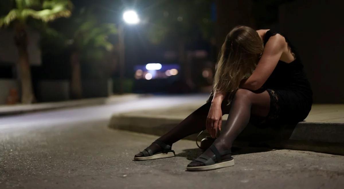 Pijemy alkohol jak w najgorszych czasach PRL. "Wszyscy jesteśmy pijani i ponosimy tego koszty"