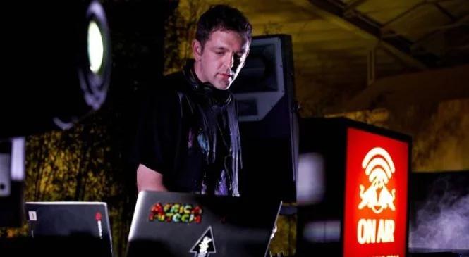 dEUS i OM UNIT grają w Trójce!