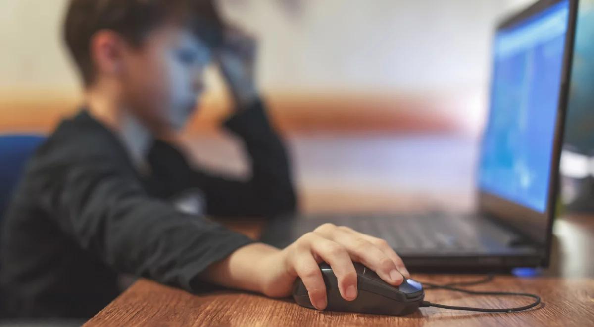 Gdy dziecko spędza czas wolny w sieci