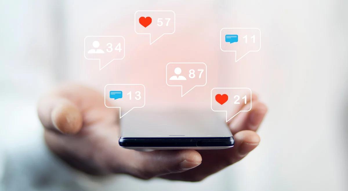 Życie bez mediów społecznościowych. Jak walczyć z cyfrowym uzależnieniem?