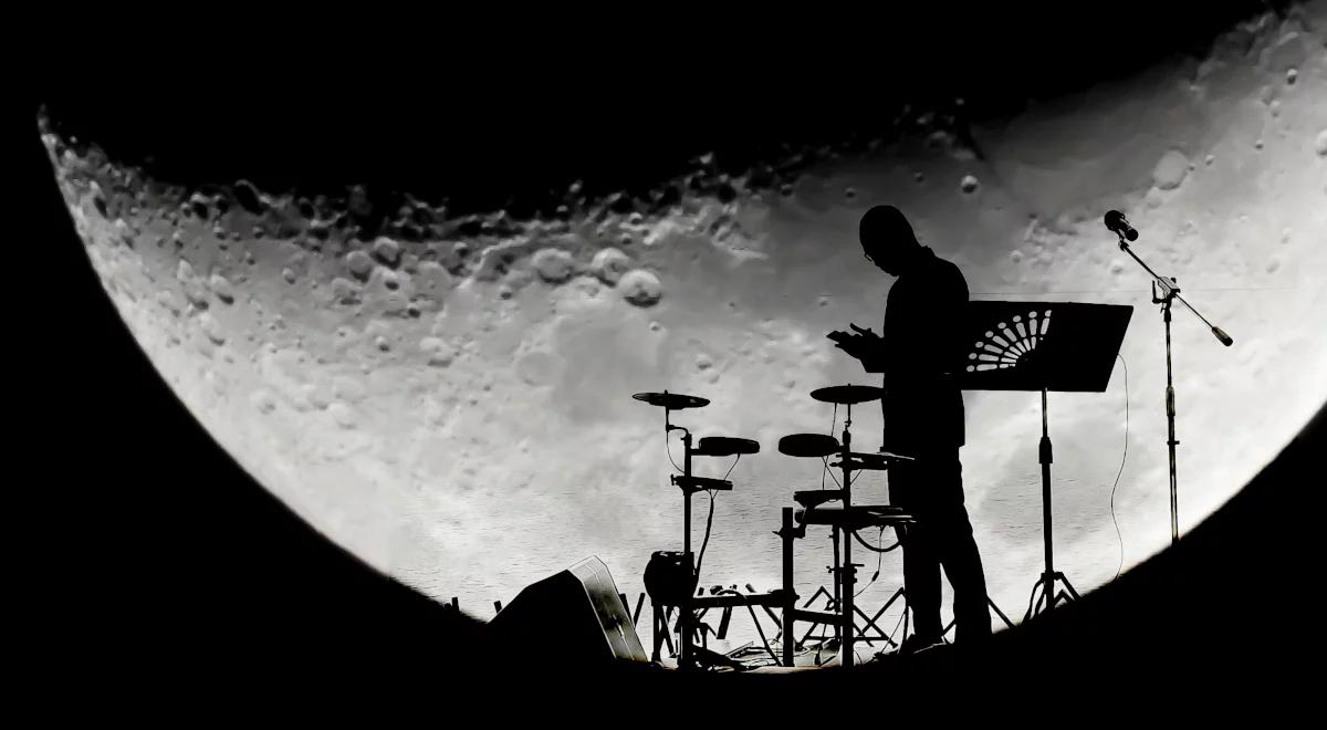 W poszukiwaniu Pieśni Księżycowej Roku