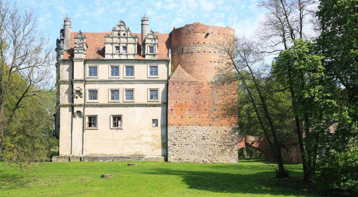 Pęzino: imponująca twierdza templariuszy, joannitów i Puttkamerów