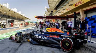 Formuła 1. Bahrajn na start rekordowego sezonu. Max Verstappen i Lewis Hamilton w centrum uwagi