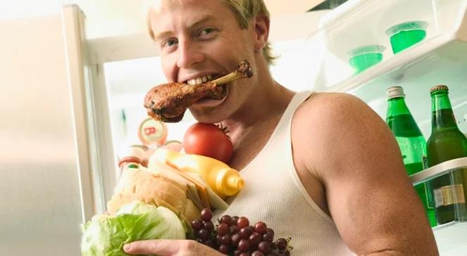 "Syty”, "sycący”, "suty”