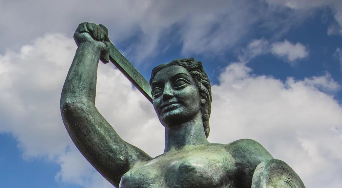 Zginęła w pierwszym dniu powstania, jej pieśń znamy do dziś. 107 lat temu urodziła się Krystyna Krahelska