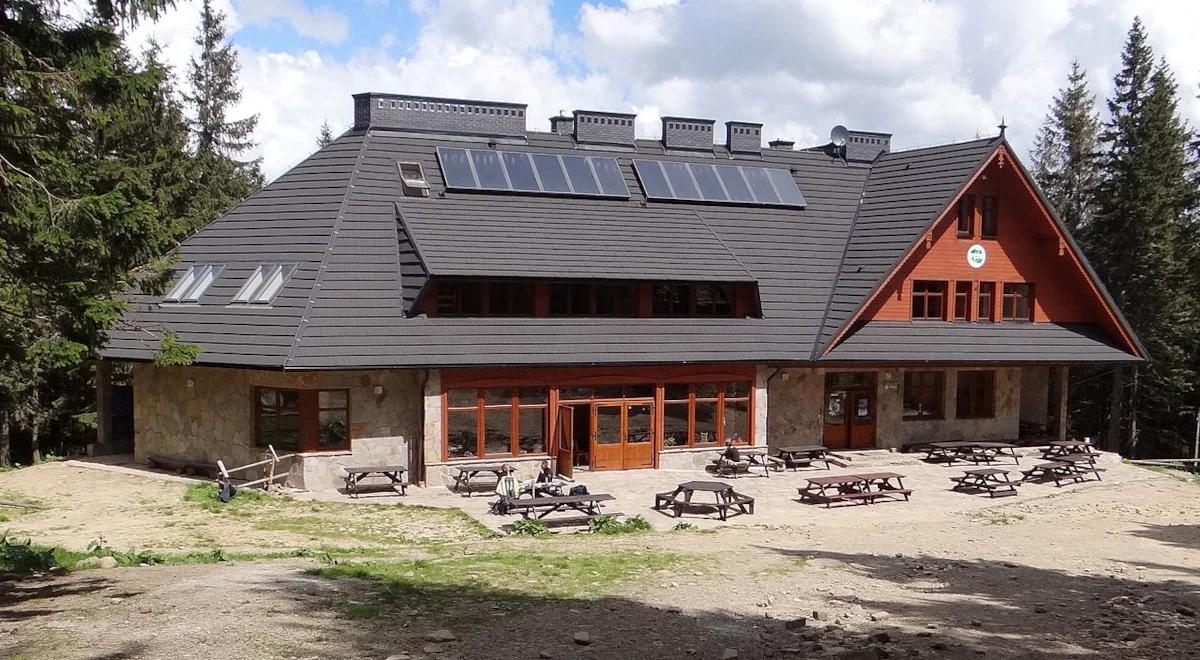 Dwie siostry i górska przystań [POSŁUCHAJ]