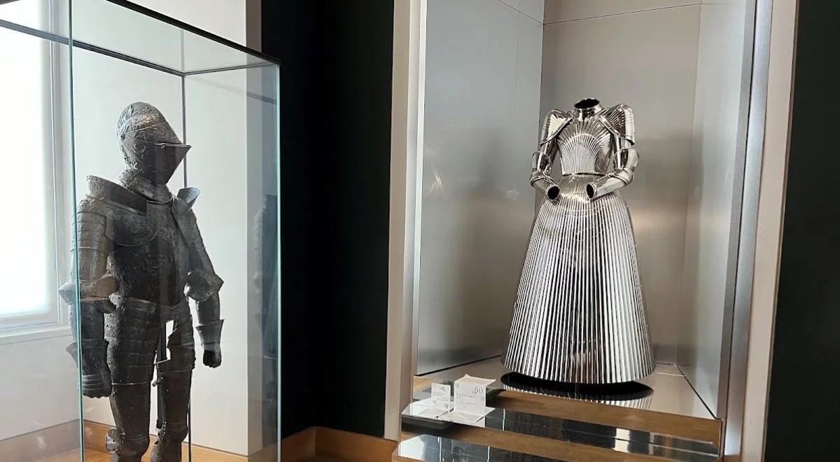 Zbrojownia na Wawelu znów otwarta. Wśród eksponatów suknia-zbroja Balenciagi