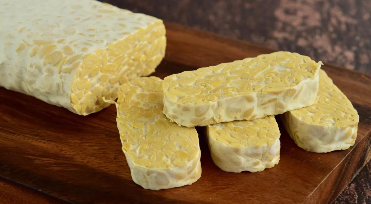 Dlaczego warto jeść tempeh? 