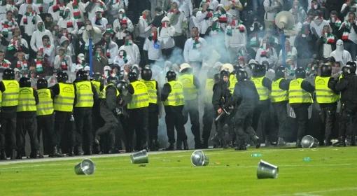 Nastroje stadionowe nastrojami społecznymi