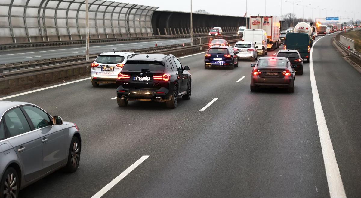 Poseł PiS chce zmian w zakazie rejestracji aut spalinowych w UE. "Trzeba budować koalicję państw"