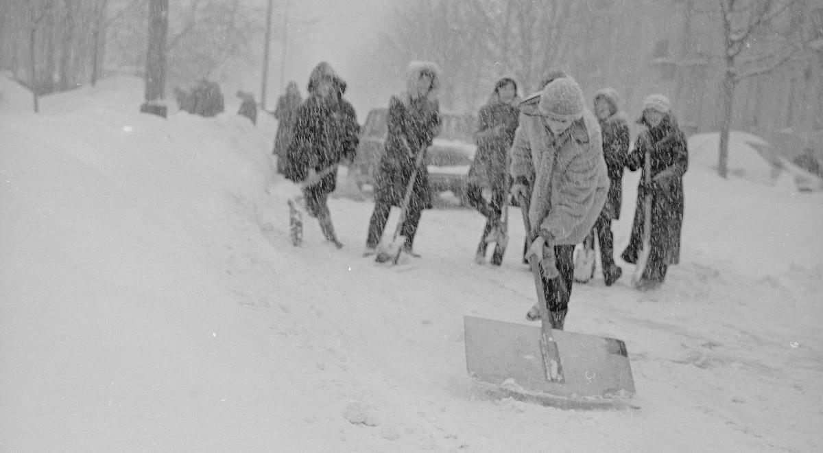 Paraliż, który objął cały kraj. Reportaż "Zima zim" [POSŁUCHAJ]