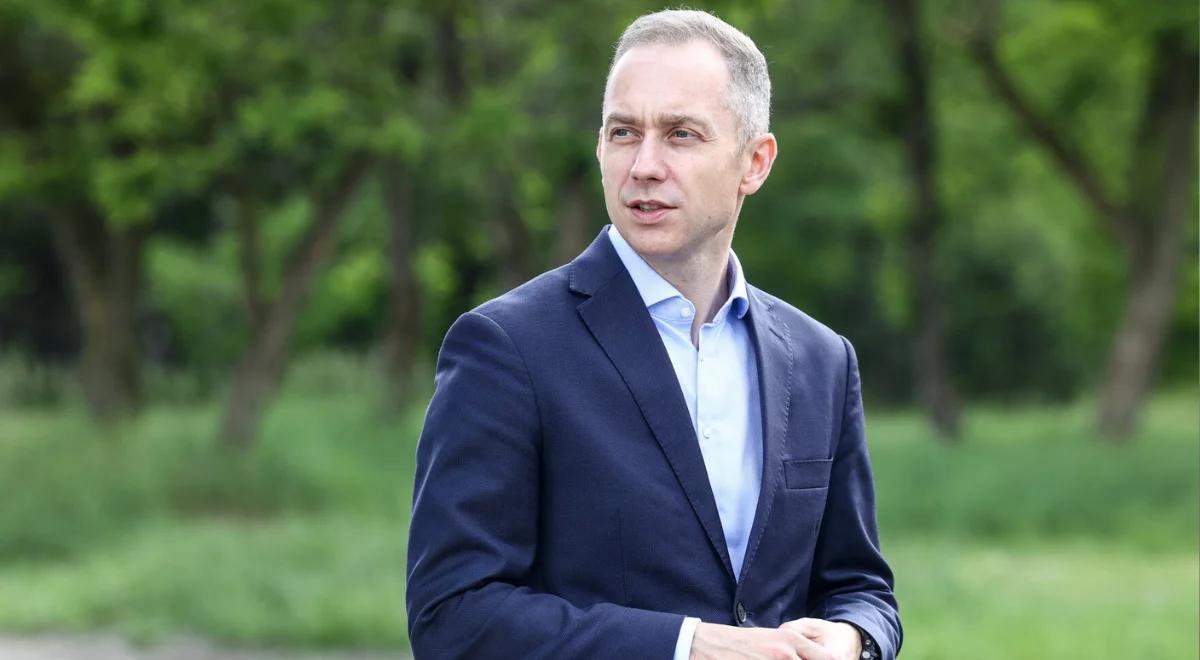 Weta Nawrockiego. Tomczyk: niektóre są po prostu głupie