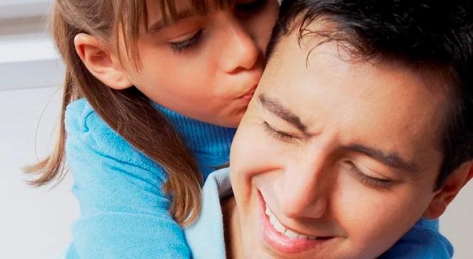 Lepiej gdy taty nie ma w ogóle, niż jest obok, z pilotem w dłoni