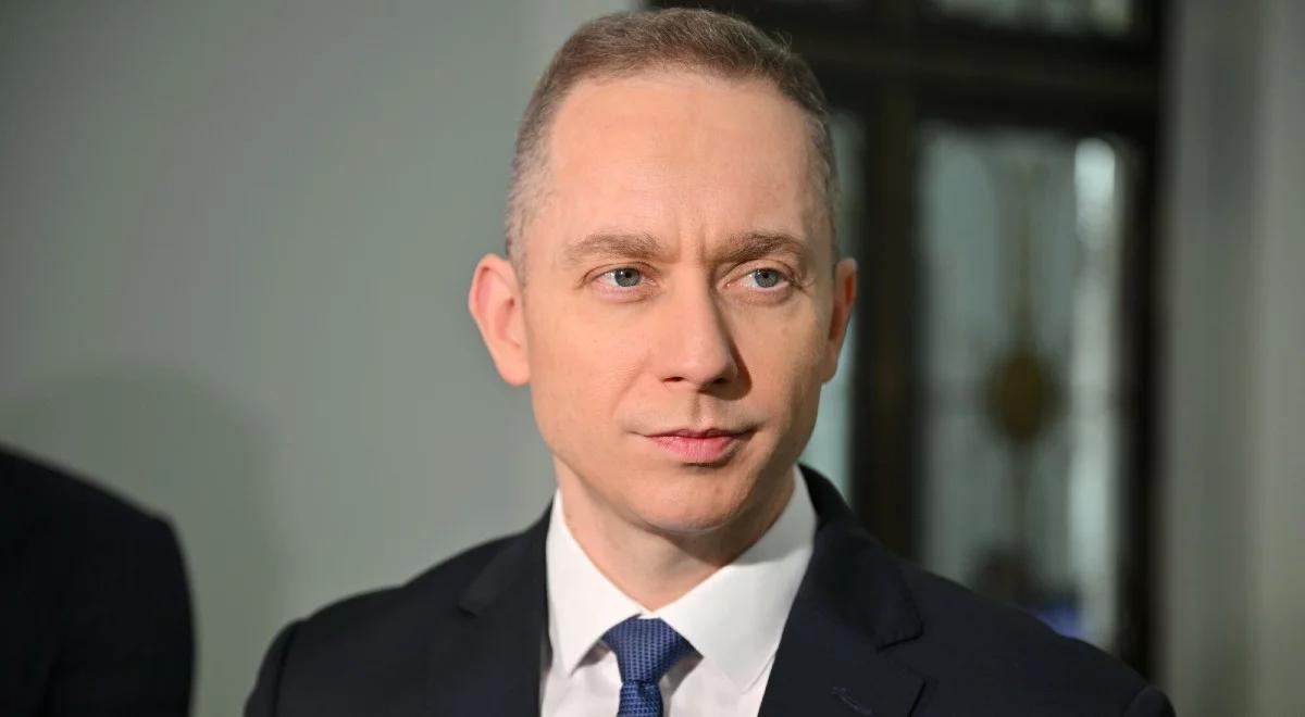 Szkolenia wojskowe. "Pana Błaszczaka też chętnie przeszkolimy"