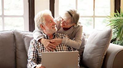 Seniorzy mogą liczyć nie tylko na wyższe emerytury w 2024 roku. Rząd zabezpieczył już środki