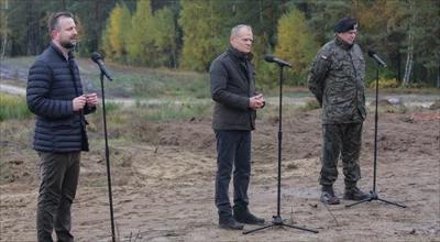 Premier i szef MON wzięli  udział w testowaniu elementów do budowy Tarczy Wschód