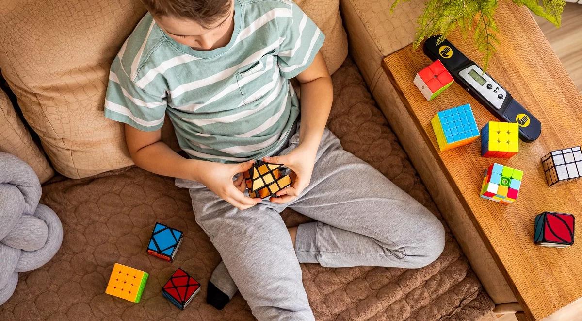 Kostka Rubika – genialny trening dla mózgu i dla dłoni