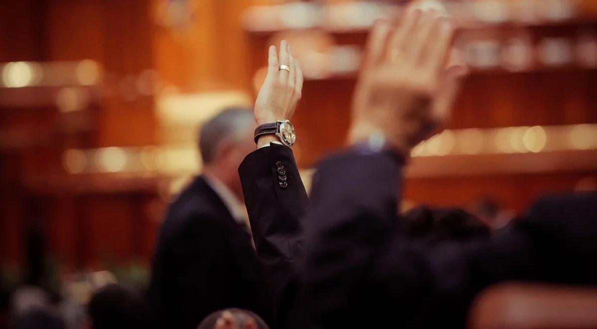 Demokracja w oparach absurdu. Reportaż "Reasumpcja, czyli powtórka z głosowania" [POSŁUCHAJ]