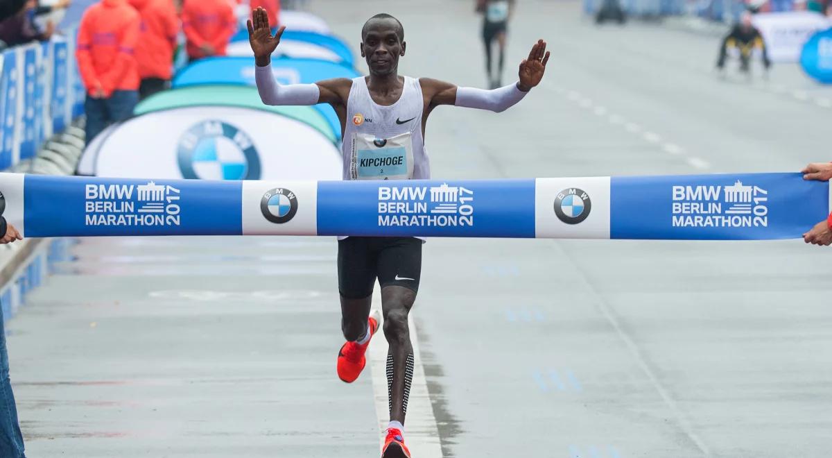 Czy Eliud Kipchoge zawdzięcza swój rekord… butom?