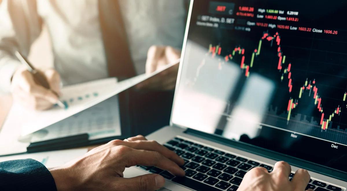 "Policz i nie przelicz się!". UOKiK radzi jak inwestować mądrze 