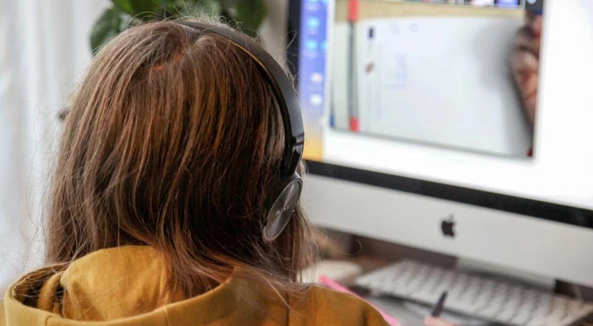 Hejt, przemoc, dezinformacja – na co narażone są dzieci w internecie