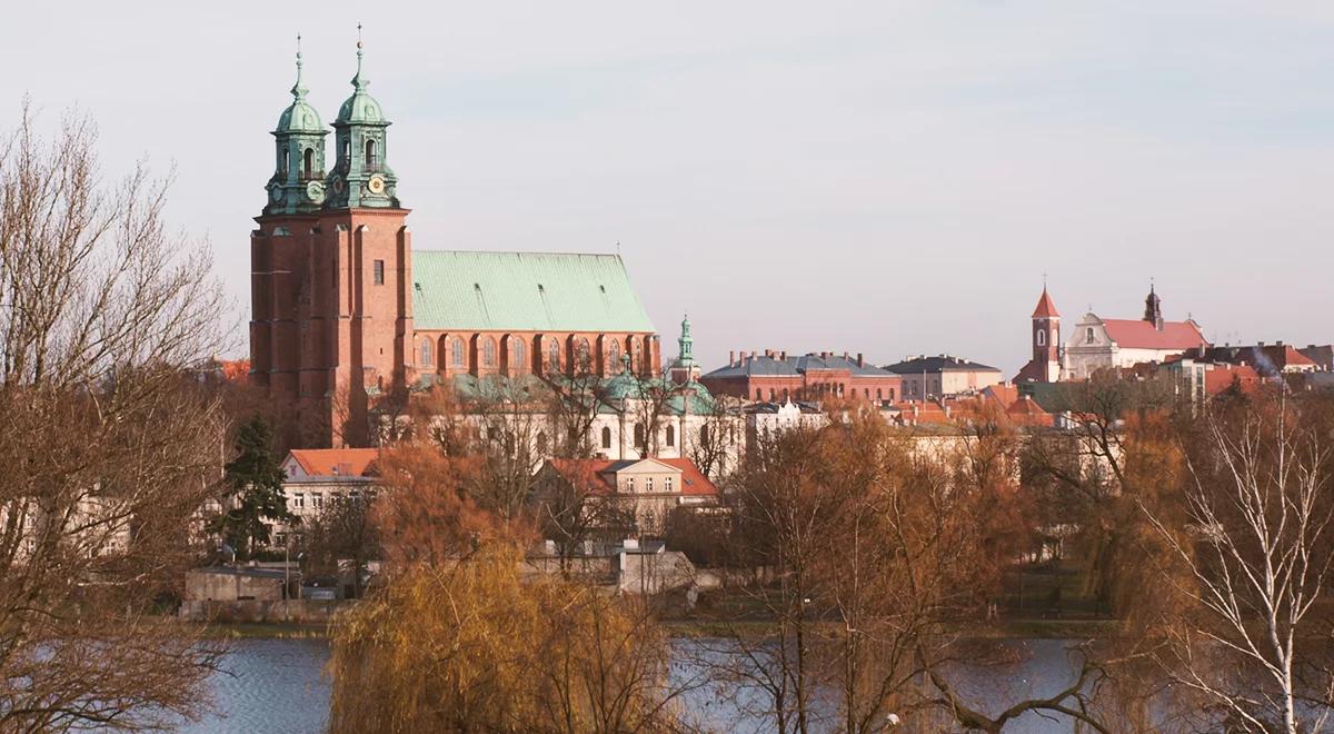 Poznaj skarby gnieźnieńskiej katedry – online