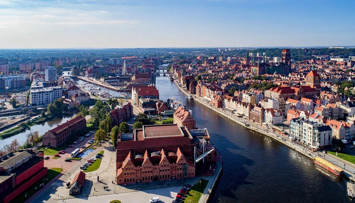 Obrazy jak spod mikroskopu elektronowego – wystawa "Szukając Przestrzeni" w Gdańsku