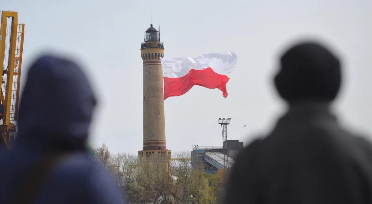 Opatrunek i krew, czyli o naszej fladze narodowej